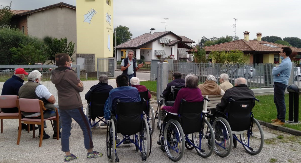 Gli anziani di Aiello verso una nuova normalità, la Rsa riapre le porte alle visite dei parenti